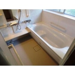 毎年初夏になると羽アリが発生していた浴室のリフォーム