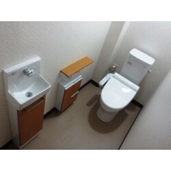 店舗待合室のトイレをリフォーム