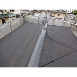 自然なブラックは天然石そのものの色です。