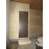 倉庫内に、浴室と洗面所を作りました