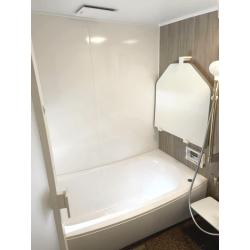 ヒノキのお風呂からユニットバスへ。気を遣うお手入れも不要になりきれいが長続きするお風呂になりました。