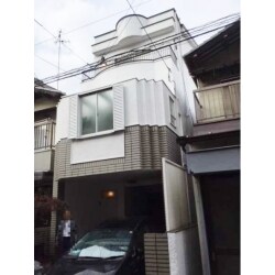 長持ちして汚れも防ぐ無機塗装と、ベランダの防水工事で、長持ちする家になりました。