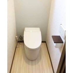 243.すっきり、ひろびろタンクレストイレ！