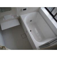 75.スッキリ明るい浴室リフォーム