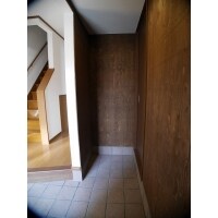 82.広々とした玄関収納で出入りもラクラク快適空間