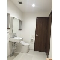 90.白を基調とした清潔感のある広々トイレ!