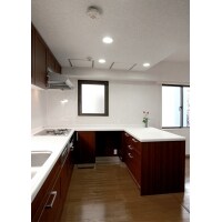 家族みんなで楽しめるイージーオーダーのキッチン