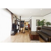 夫婦の会話に華が咲く、広々モダンなLDKを実現+耐震補強!