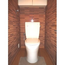 レトロモダンな雰囲気のトイレにリフォーム