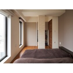 寝室のＰＳ柱はエコカラットで機能性とデザイン性をＵＰしています。