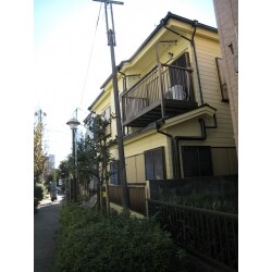 老朽化した屋根の塗装によるリフォームをご希望されていましたが、長い目で見てリスクの少ないとお勧めした重ね葺きによる屋根リフォームと外壁塗装リフォームです。