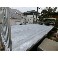 車庫屋根部分を有効利用、塩害対策も施したカーポート