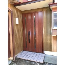 建付けが悪くなった玄関扉、不自由だけでなく防犯上の問題も解決します。