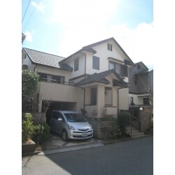 劣化した屋根・外壁を耐用に優れた素材でリフォームしました。