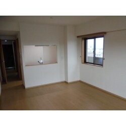 今回施工させて頂きましたお客様はこの度築２２年のマンションをご購入されてのご入居前のリフォームです。
主な工事内容はユニットバス、化粧台、トイレ、キッチンの水廻りのリフォームと内装工事です。