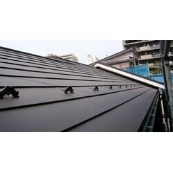 スレート材の屋根を軽量化。特殊塗料で変わらぬ美しさを・・・