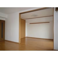 大型でも軽々開け閉め!上吊式の間仕切り戸