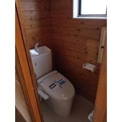 フチレス形状でお掃除がラクです。
少ない水量でもしっかり汚れを洗い流します。