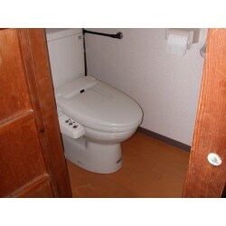 実績地域NO１和式トイレを洋式に改装工事
