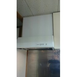 シンプルな浅型レンジフードに交換しました。