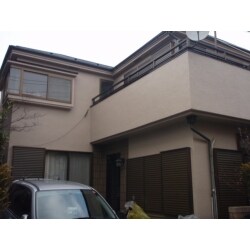 自社施工　自社足場組みから塗装工事まで　一括して施工しますので　安心施工　安心価格です。