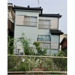 思い切ってブルー系にしました。周囲の木々の緑とマッチしていい感じに仕上がりました。