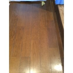 傷の入った床が、ここまでリペア出来ました。