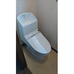 同等品を取付けました。
ＴＯＴＯウォッシュレット一体型です。
