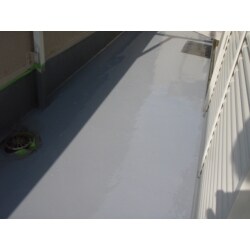 雨漏りを防ぎます。