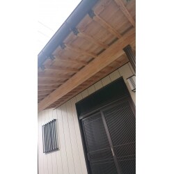 木の暖かみを戻すなら、アク洗いでキレイに蘇ります。