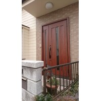 玄関ドアを一日でリニューアル!!