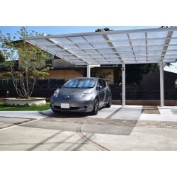 隣地の更地購入を機に、従来駐車し辛かった外構のリフォームのご相談でした。
高さのバランス・色彩のバランス・緑との調和が図れたオンリーワンな外構に生まれ変わりました。