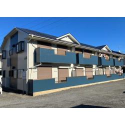 アステックペイント遮熱シリコン塗料を使用、
メイン部分はスレートグレー、アクセント部分はカレッジグリーンを使用しています。
