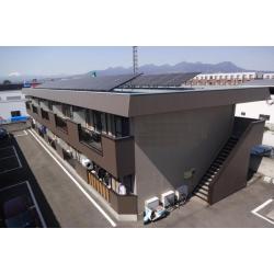 アステックペイント遮熱シリコン塗料を使用、
メイン部分ベージュは、アクセント部分はアイアンバーグを使用しています。
