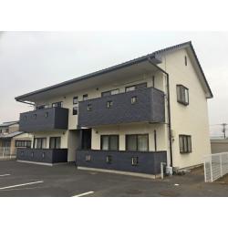 アステックペイント遮熱防水塗料を使用、
メイン部分はブロークンホワイト、アクセント部分はニンバスを使用しています。

