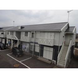 アステックペイント遮熱シリコンを使用、 2階部分はオフホワイト、1階部分はスレートブルーを使用しています。
