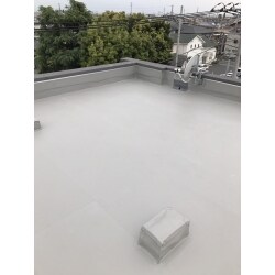 全面を新しく張り替える工事です。雨漏りのお悩みもこれで解決です！