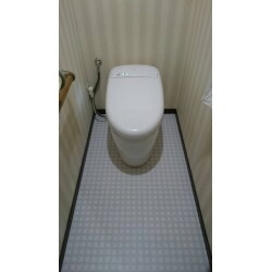 すっきりとしたデザインが特徴のトイレ。洗浄力･除菌力も抜群です。黄ばみや汚れも付きにくいのでお掃除も楽々です。