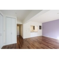 ラベンダーのアクセントクロスが素敵なスケルトンリフォーム