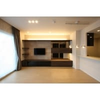 ラグジュアリーな演出が光るテレビボード