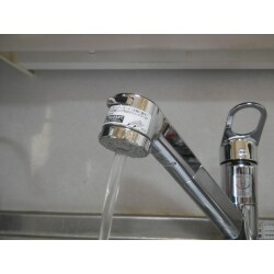 新しい水栓に交換させて頂きました。
ずっとお困りだった水漏れも、すっかり解消。