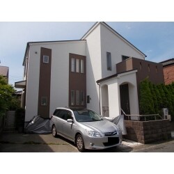 どうしてもご自分ではお手入れが出来ない外壁や屋根・・・
新築のような輝きを取り戻しました！
