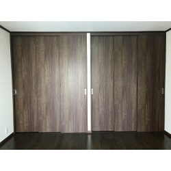 和室から洋間へご変更した際に引き戸クローゼットにしました。