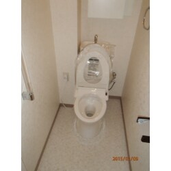 汚れにくく節水型のトイレに取替ました。