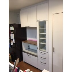 カップボード取付工事を行いました。