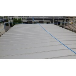 屋根改修工事を行いました。