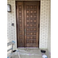 横浜市港北区　木製玄関ドア塗り替え工事