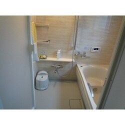 在来工法の浴室からユニットバスへ変更しました。戸建向のものではサイズが合わず、ぴったりサイズがご用意できるマンション向シリーズでご案内しました。
