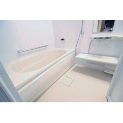 【施工内容】
・ユニットバス交換（ＴＯＴＯ　ＷＧシリーズ　定価1,251,600円）
・給湯器交換（ＲＵＦ-Ｖ2405ＡＦＦ　定価342,200円）