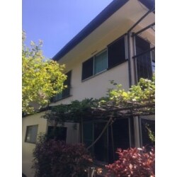 シリコンウレタン塗料で屋根も外壁も塗装を施しました。
参考対応年数は10年～12年です。
きれいになって安心ですね。